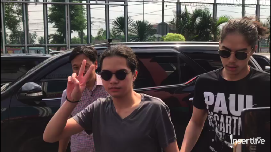 El dan Dul datang ke Rutan Cipinang, Jakarta Timur, untuk menjenguk Ahmad Dhani.