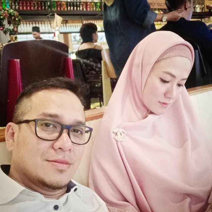Meski berstatus orang tua sambung, keduanya bahagia dengan kehidupan bersama kelima anak mereka. (Foto: Instagram @Fadlanmuhammad)