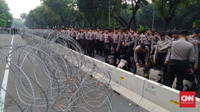Polda Metro Jaya menyatakan penutupan sejumlah ruas jalan di sekitar MK hanya berdampak kemacetan di sekitarnya.