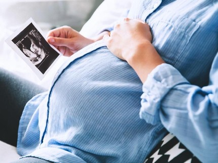 7 Cara agar Posisi Kepala Bayi Menghadap ke Bawah supaya Mudahkan Persalinan
