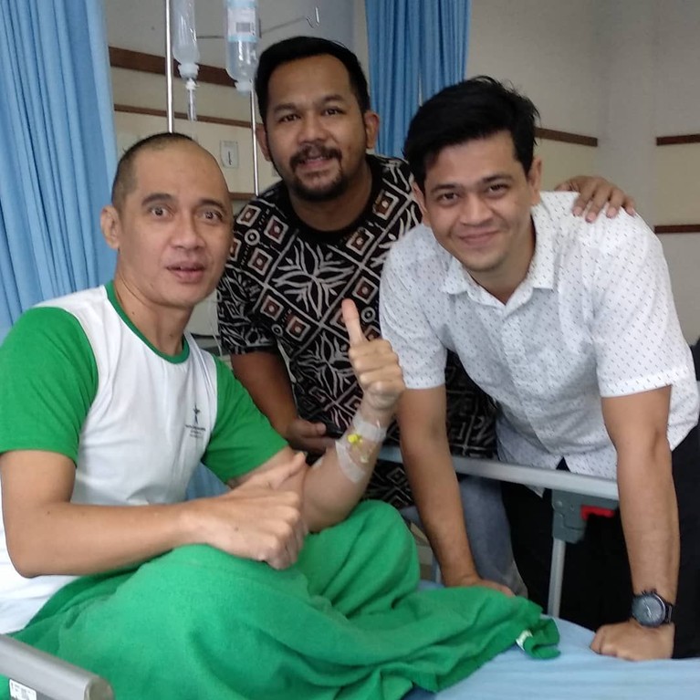 Agung Hercules menderita penyakit kanker otak stadium empat. Penyakit itu pun membuat perubahan drastis untuk pria berotot ini.