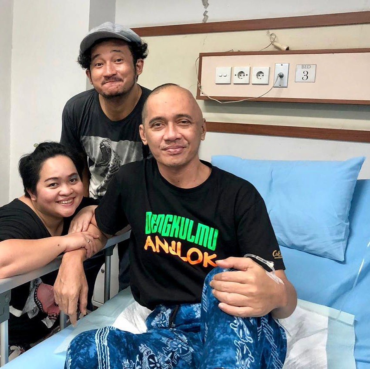 Agung Hercules menderita penyakit kanker otak stadium empat&period; Penyakit itu pun membuat perubahan drastis untuk pria berotot ini&period;