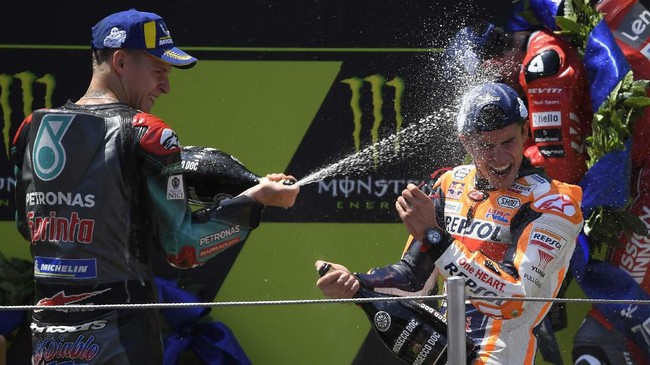 FOTO: Marquez Menang dalam Drama MotoGP Catalunya