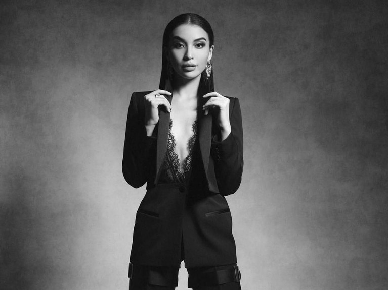 Enam potret Seksi Manohara Odelia yang tengah diisukan dekat dengan mantan suami Nafa Urbach, Zack Lee.