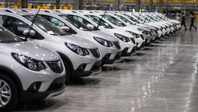 Youtuber Dipolisikan Usai Kritik Mobil Buatan Vietnam