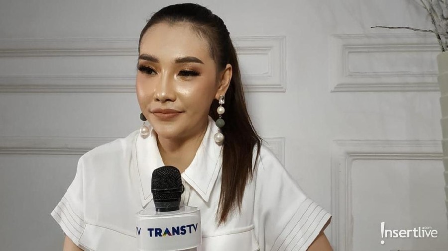 Putri mengaku bahwa hubungannya dengan Delon tetap baik-baik saja sampai sekarang ini.
