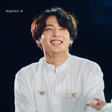 Siaran V Live, Jungkook BTS Dapat Telepon dari Sasaeng