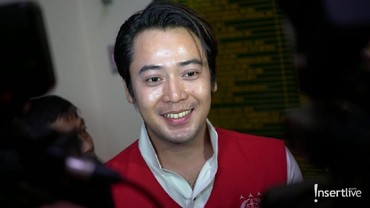 img-title Kriss Hatta Sebut Kasusnya untuk Tutupi Perselingkuhan Hilda Vitria