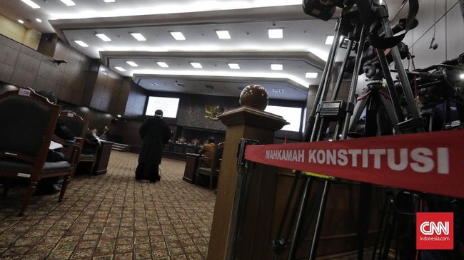 PDIP memperoleh 27.053.961 suara pada Pileg 2019. Namun, PDIP tetap menggugat ke MK dan menyebut KPU selaku pihak termohon telah melakukan kecurangan.