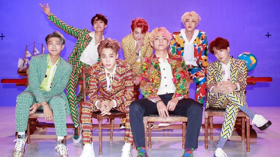 Keuntungan tur konser BTS yang lebih besar daripada musisi ternama lainnya.
