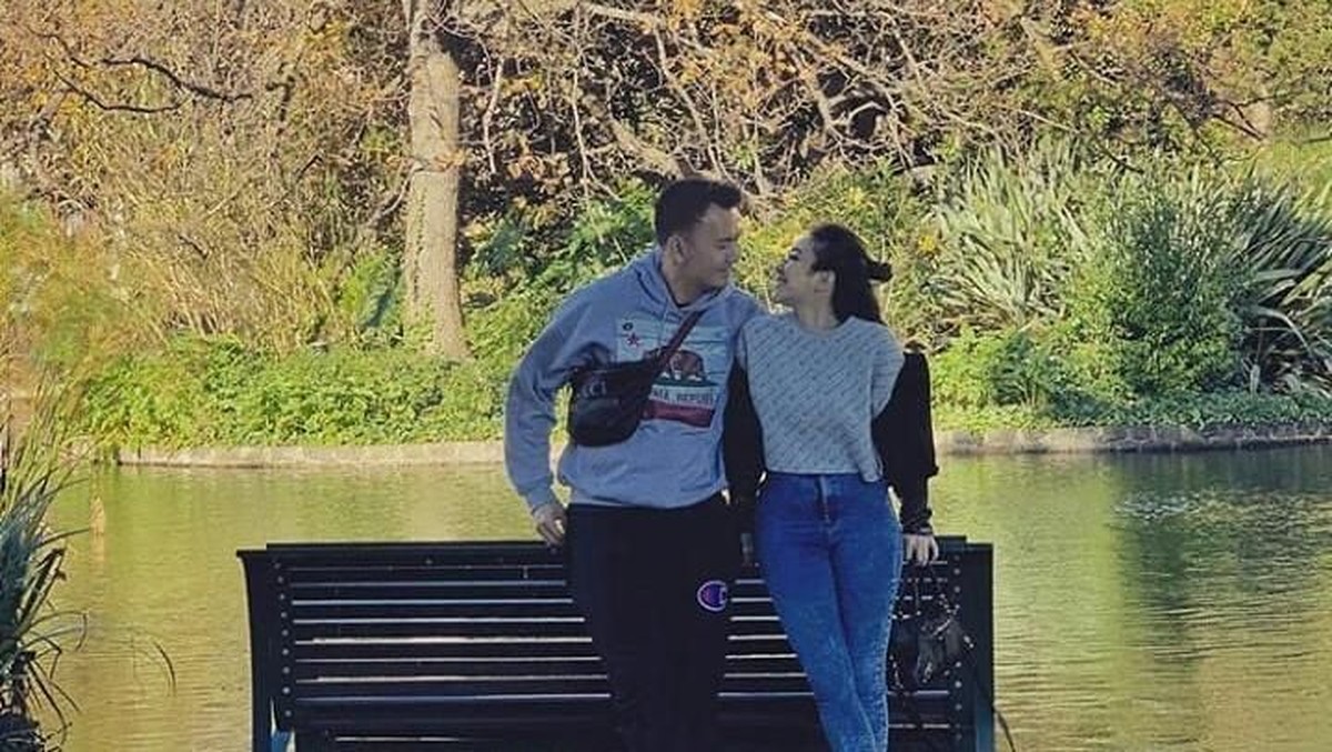 Berikut adalah beberapa potret kemesraan Wijin dan Gisel&period;