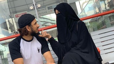 img-title Demi Uang, YouTuber Ini Rela Berbohong Atas Nama Agama