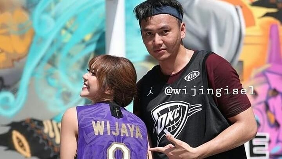 Berikut adalah beberapa potret kemesraan Wijin dan Gisel&period;