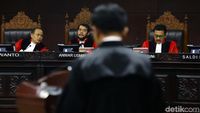 BW Minta MK Tak Jadi Mahkamah Kalkulator, Tim Jokowi: Contempt of Court