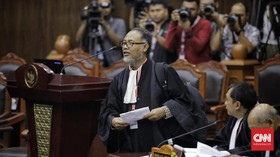 Hakim Saldi Redam Amarah BW ke Ahli KPU: Pak Bambang, Sabar