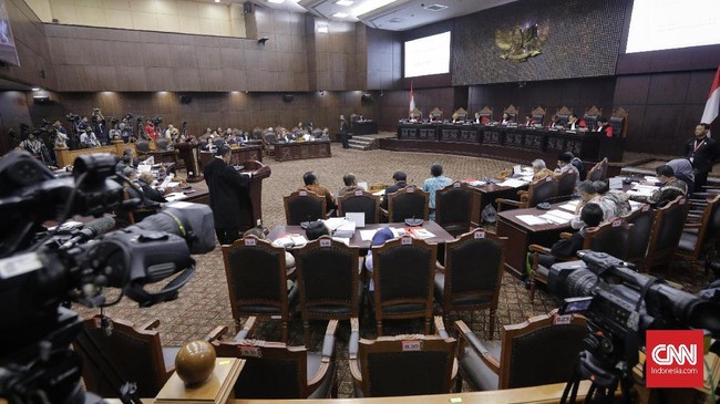 Sidang kelima PHPU Pilpres 2019 di MK jadi ajang tim hukum Jokowi-Ma'ruf menghadirkan dua saksi fakta dan dua ahli yang kemudian jadi ruang perdebatan panjang.