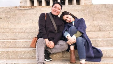 img-title Nagita Slavina Suapi Merry, Netizen: Bos Rasa Saudara
