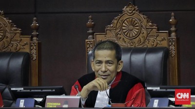 Wakil Ketua MK Saldi Isra menuturkan sejak awal hanya namanya dan Suhartoyo yang dicalonkan jadi Ketua MK.