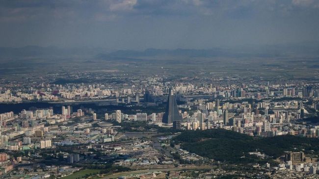 Korea Utara menerapkan beberapa kontrol perbatasan yang paling ketat di dunia selama pandemi, dan belum sepenuhnya membuka kembali akses bagi orang asing.