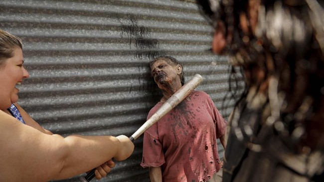 FOTO: Tur Seram ala The Walking Dead