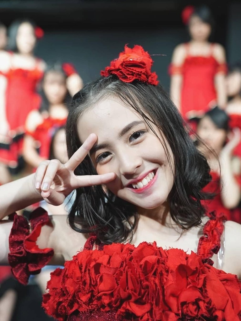 Wara-wiri di Layar Lebar, Ini 7 Potret Imut Zara JKT48 Selain sukses bernyanyi, Zara JKT48 berhasil wara-wiri di dunia layar lebar. Lalu seperti apa sih potret imut Zara? Berikut Insertlive sajikan.