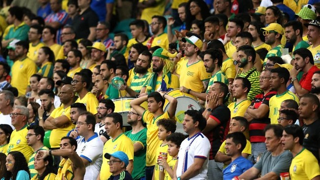 Para pemain timnas Brasil dicemooh pendukung sendiri usai ditahan imbang tanpa gol oleh Venezuela pada lanjutan Grup A Copa America 2019.