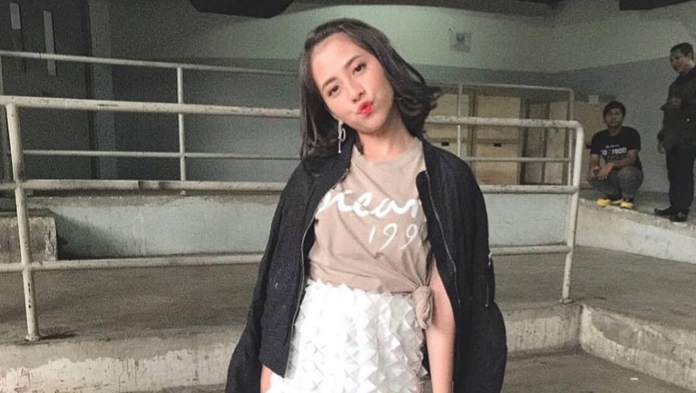 Selain sukses bernyanyi, Zara JKT48 berhasil wara-wiri di dunia layar lebar. Lalu seperti apa sih potret imut Zara? Berikut Insertlive sajikan.
