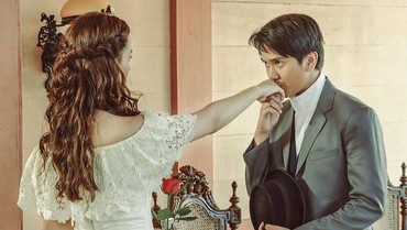 img-title Diperani Iqbaal Ramadhan, Poster Film 'Bumi Manusia' Resmi Rilis