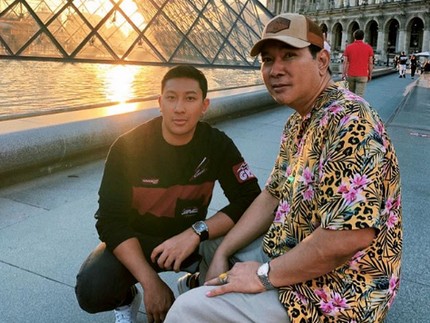 Akurnya Tommy Soeharto dan Mantan Istri Saat Hadiri Wisuda Anak