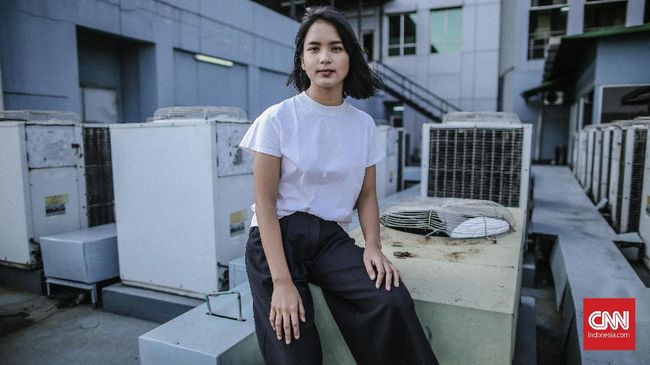 Hidup Rayssa Dynta telah lekat dengan musik sejak kecil, meski saat kuliah ia memilih jurusan Ilmu Gizi di Universitas Indonesia.
