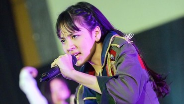 img-title Zee Diminta Ayah Jadi Member JKT48 Agar Tidak Pacaran