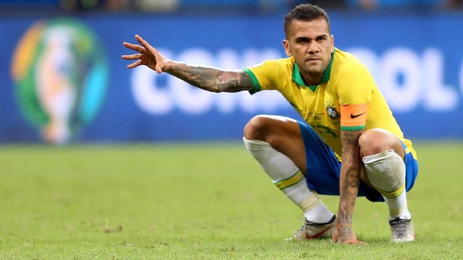 FOTO: Gol-gol Dianulir, Brasil Tergelincir di Copa America