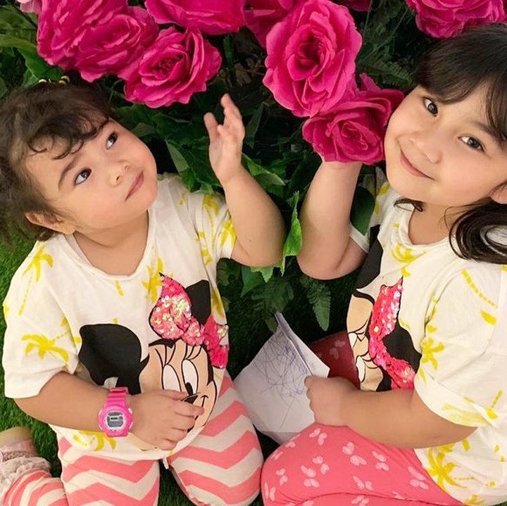 <span class="im">Mulai dari pakaian, gaya, sampai ekspresi Annabel dan Isabel kerap tampil kompak lho, Bun. (Foto: Instagram @astridtiar127)</span>