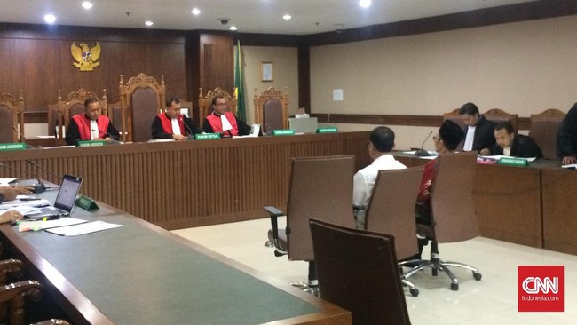 Saksi sidang, Mochammad Amin blak blakan mengungkap cara Haris Hasanuddin membongkar usulan calon Kakanwil Kemenag Gresik.