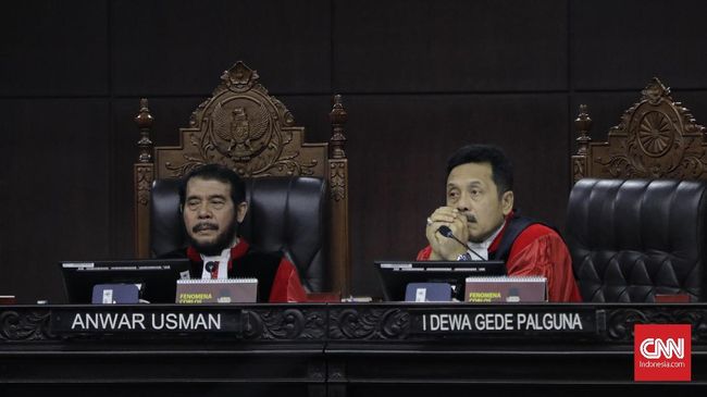 MK akan Lanjutkan Sidang Sengketa Pilpres pada Pukul 13 Sidang sengketa pilpres di MK pada Rabu (19/6) berlangsung selama hampir 20 jam. Sidang akan dilanjutkan pada siang ini dengan agenda pemeriksaan saksi KPU.
