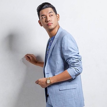 Lirik Lagu Sedang Jatuh Cinta - Jaz