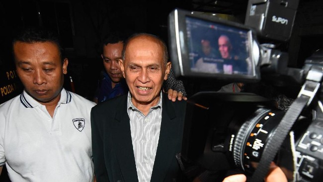 Pengadilan Negeri (PN) Jakarta Selatan menolak permohonan praperadilan tersangka dugaan makar dan kepemilikan senjata ilegal Kivlan Zen.