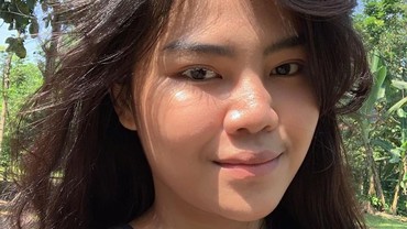 img-title Meldi Sang 'Cinderella' Bangga Fotonya Dipakai Review Produk