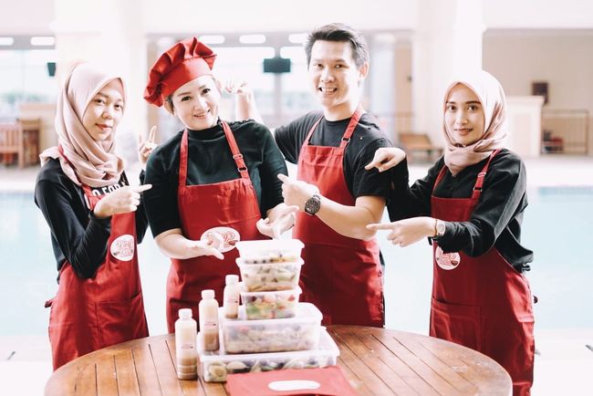 Kisah Sukses Suami Istri Bisnis Kuliner dengan Bantuan GrabExpress