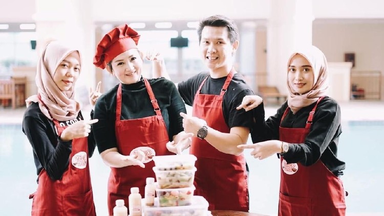 Bisnis kuliner dewasa ini sangat menjanjikan. Apalagi terbantu dengan semakin mudahnya pengiriman lewat jasa online, seperti GrabExpress.