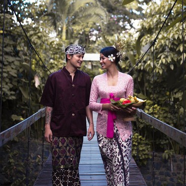 Gelar Akad, Syamsir-Bunga Siapkan Hand Sanitizer hingga Ruang Isolasi