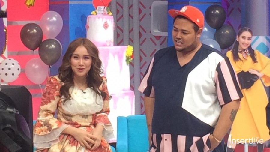 Ivan Gunawan Ini dia deretan lelaki yang pernah diisukan dekat dengan Ayu Ting Ting.