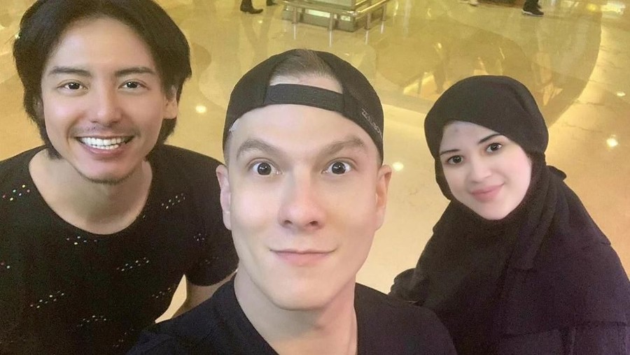 Cut Meyriska dan Roger Danuarta minta Bertrand Antolin jadi MC.