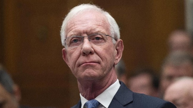 Pilot Kapten Chesley 'Sully' Sullenberger menyatakan seharusnya awak diberi pengetahuan utuh mengenai seluruh aspek terkait pesawat.