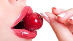 'Cherry Lips', Tren Bibir Seksi Bervolume ala Korea