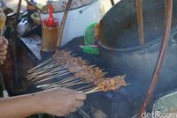 Foto: Liburan Sekolah, Ada Pasar Kuliner yang Hits di Tanah Datar Andi&nbsp;Video