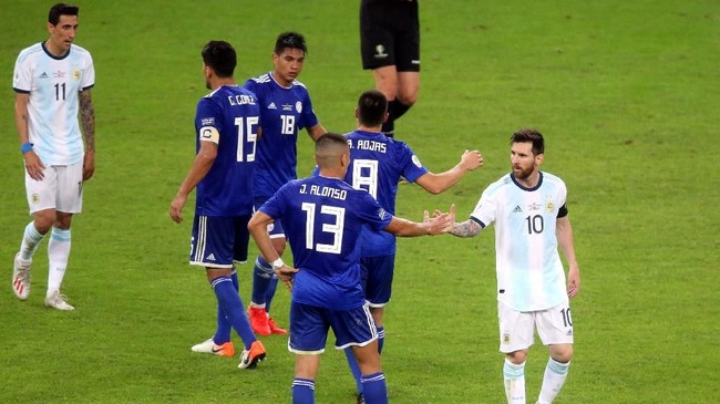FOTO: Messi Cetak Gol, Argentina Tetap Jadi Juru Kunci