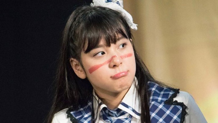 8 Potret Menggemaskan Zee JKT48 Azizi Shafa Asadel adalah anak presenter Fadli Akhmad yang menjadi member JKT48. Berikut ini deretan potret menggemaskan Zee JKT48.