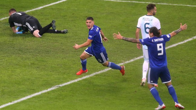 Timnas Argentina tertinggal 0-1 dari timnas Paraguay dalam laga babak pertama fase grup Copa America 2019 di Stadion Mineirao, Brasil, Kamis (20/6) pagi WIB.