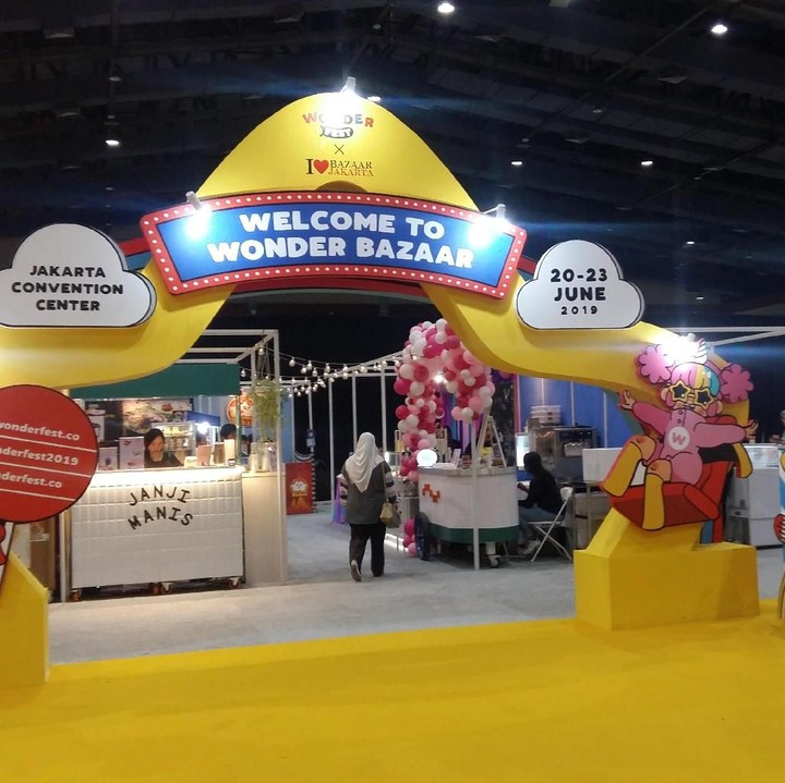 <div>Arena bazaar makanan dan minuman yang juga jadi tempat favorit Ayah dan Bunda, he-he-he. Yuk, ke Wonderfest 2019, Bun. Acaranya dari tanggal 20 - 23 Juni 2019, selain lomba ada tenant baju dan perlengkapan anak</div>
